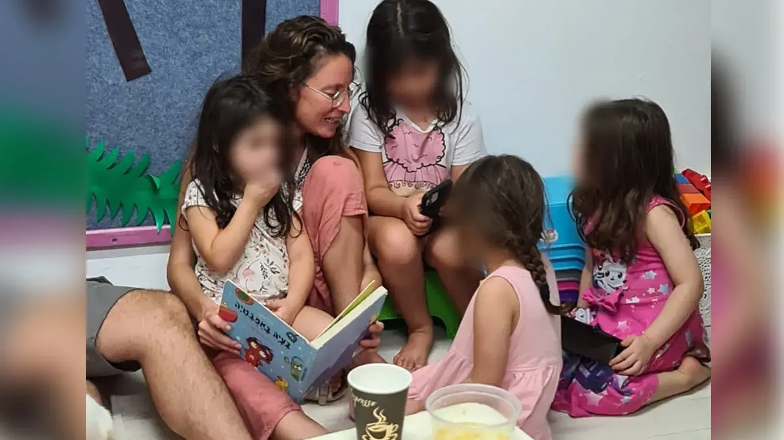 הודיה חברוני, תושבת קיבוץ ניר עוז בעוטף עזה, ניצלה ממתקפת חמאס ומתנדבת עם ילדים באילת הודיה חברוני, תושבת קיבוץ ניר עוז בעוטף עזה, ניצלה ממתקפת חמאס ומתנדבת עם ילדים באילת