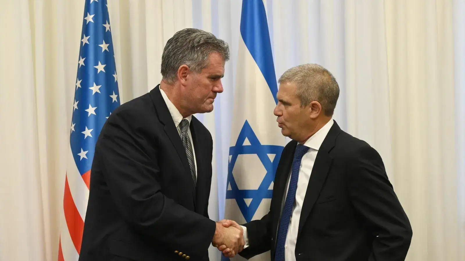 הממונה לנושא החטופים והנעדרים, תא"ל (במיל') גל הירש נפגש היום עם סגן השליח הנשיאותי האמריקאי לענייני בני ערובה, סטיבן גילן (Steven Gillen) שהגיע במיוחד לישראל. 12 באוקטובר 2023
הממונה לנושא החטופים והנעדרים, תא"ל (במיל') גל הירש נפגש היום עם סגן השליח הנשיאותי האמריקאי לענייני בני ערובה, סטיבן גילן (Steven Gillen) שהגיע במיוחד לישראל. 12 באוקטובר 2023