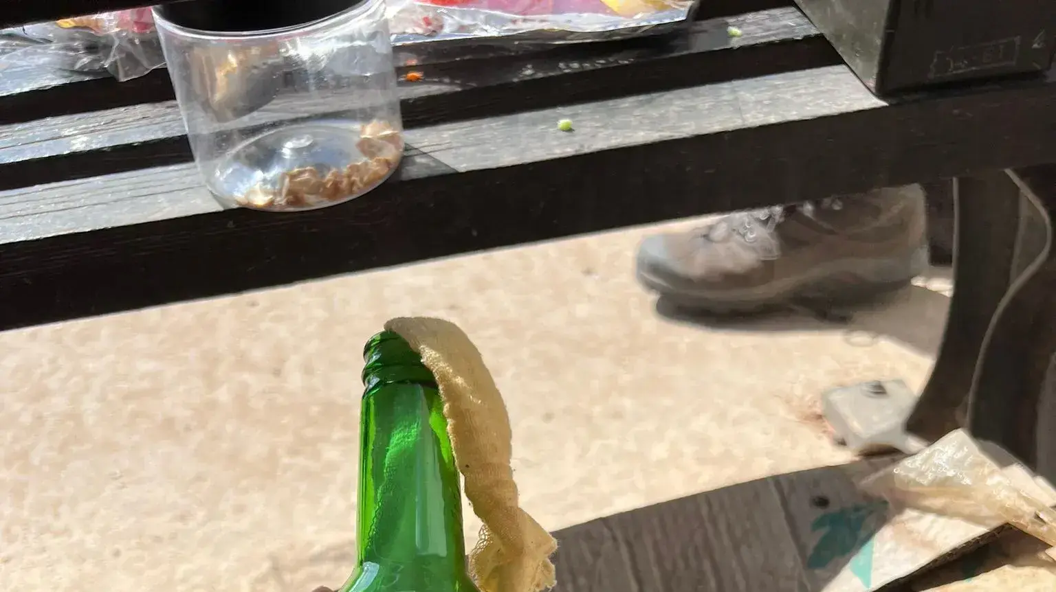 בקבוקי התבערה איתם ניסו תושבי היישובים בדרום להגן על עצמם. 12 באוקטובר 2023