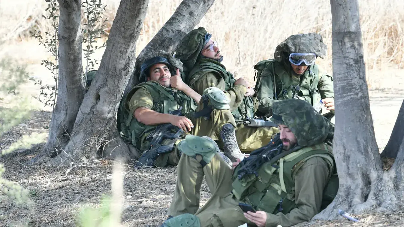 חיילי מילואים בשטח כינוס חוף עזה, 12 באוקטובר 2023