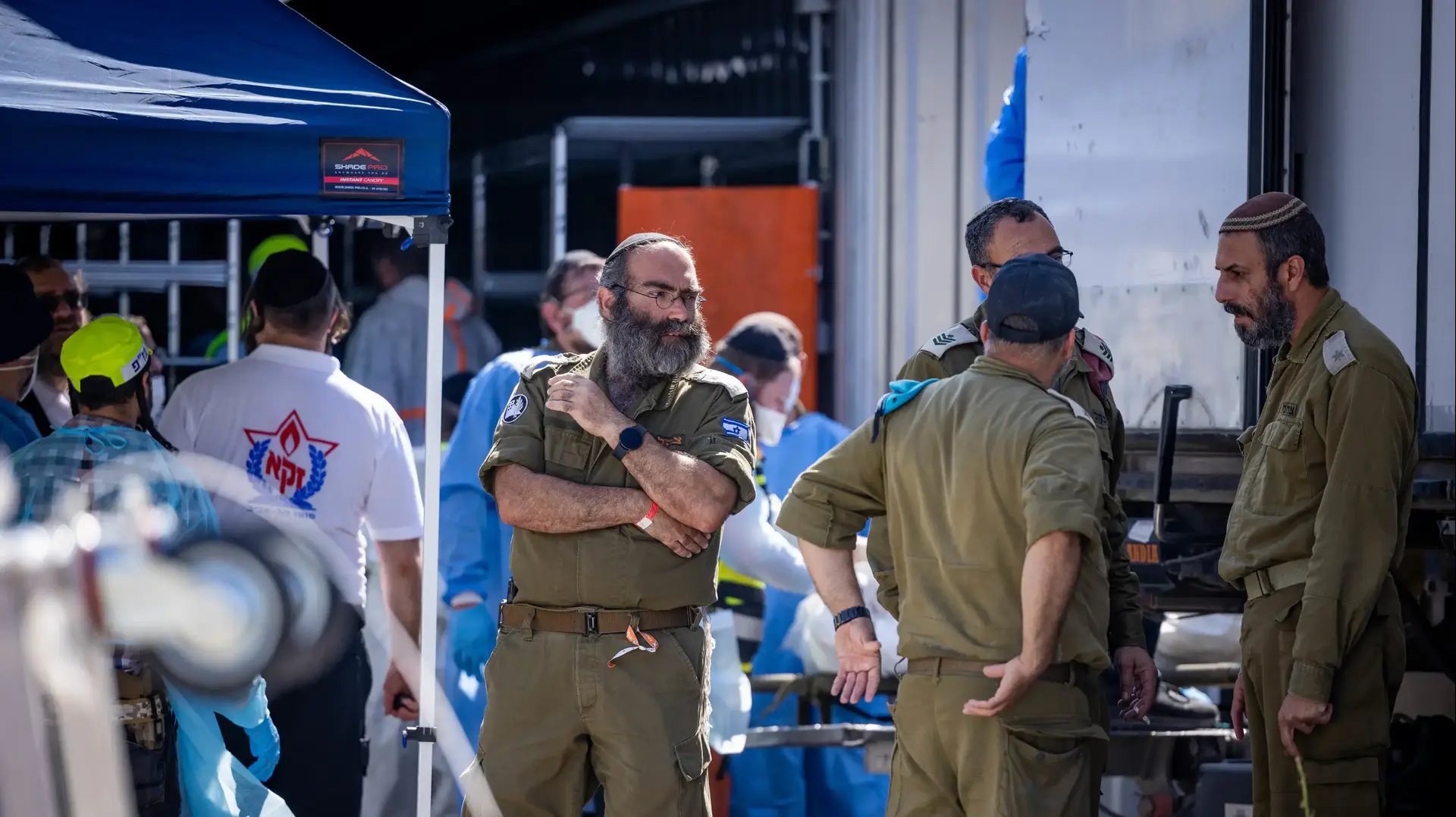מרכז לזיהוי גופות חללים, מחנה שורה רמלה, 13 באוקטובר 2023 מרכז לזיהוי גופות חללים, מחנה שורה רמלה, 13 באוקטובר 2023