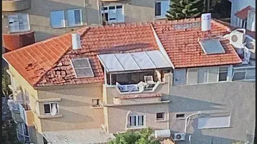 הבית שנפגע מרקטה ברחובות, 13 באוקטובר 2023 הבית שנפגע מרקטה ברחובות, 13 באוקטובר 2023