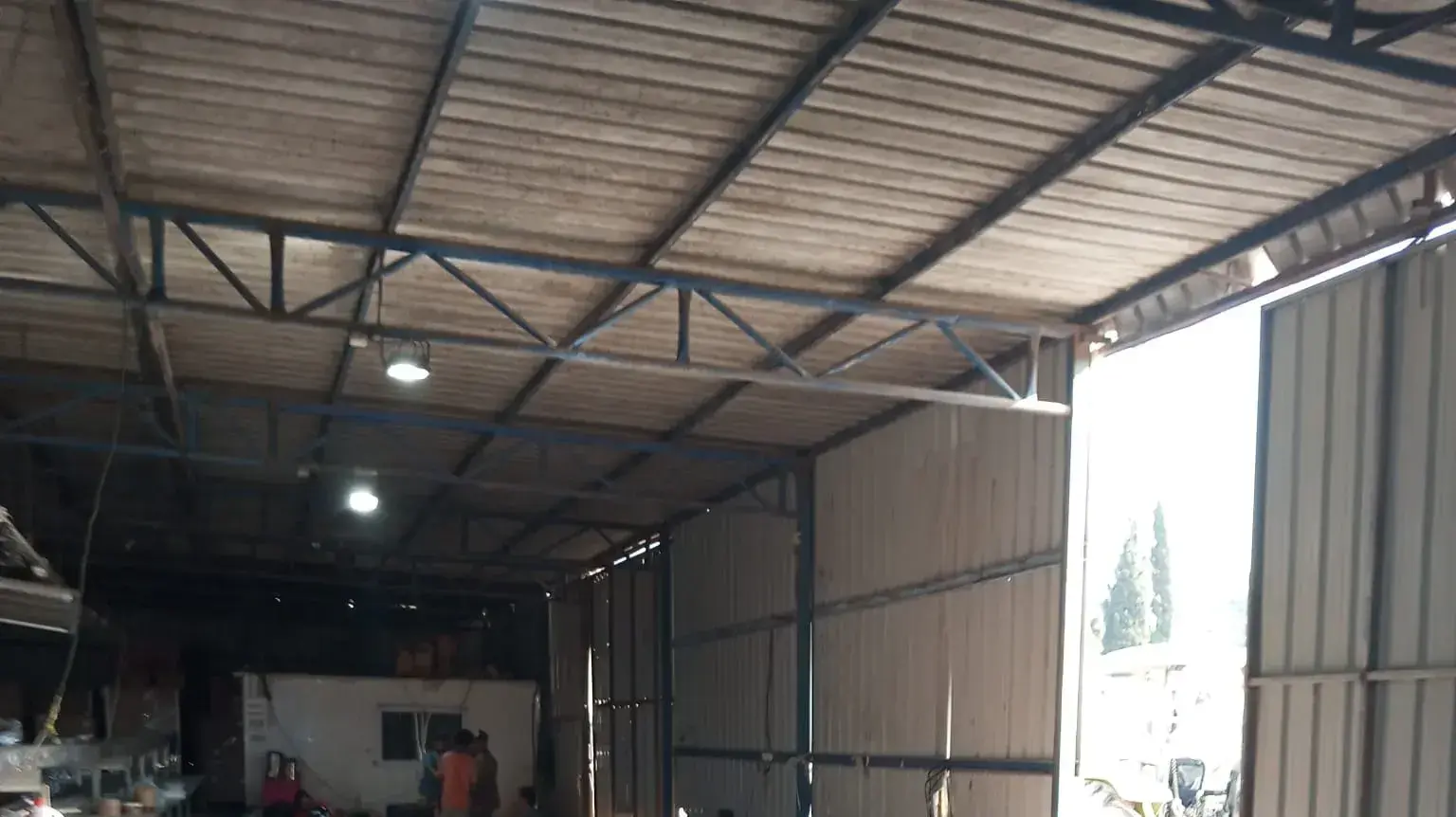 עובדים תאילנדים שפונו מהדרום עובדים תאילנדים שפונו מהדרום