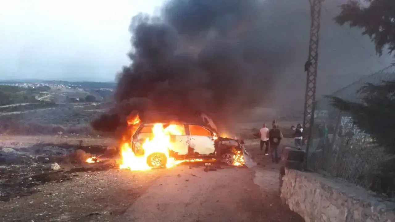 הרכב בו היה צלם רויטרס שנהרג בהפגזת צה"ל בדרום לבנון. 14 באוקטובר 2023 הרכב בו היה צלם רויטרס שנהרג בהפגזת צה"ל בדרום לבנון. 14 באוקטובר 2023