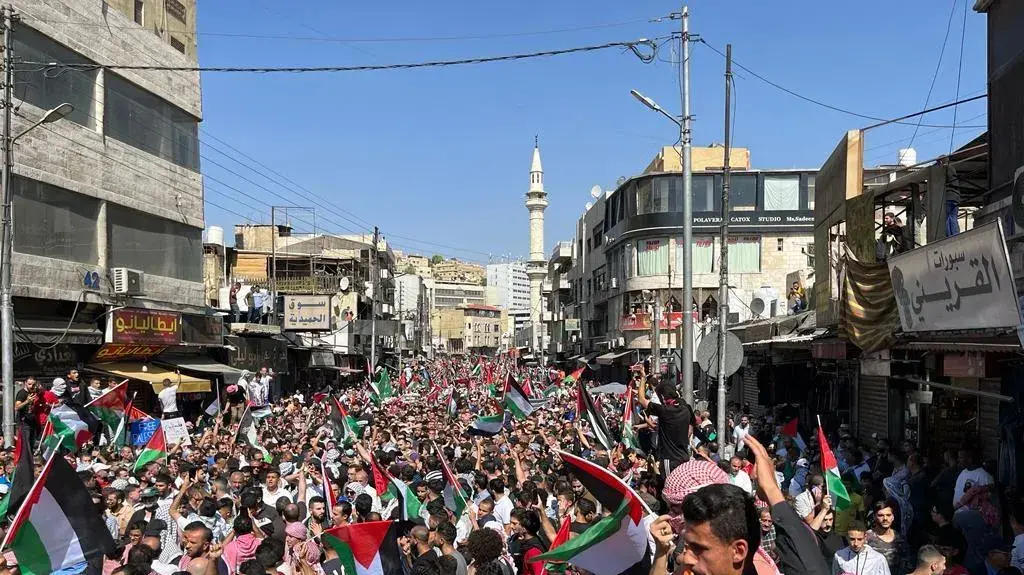 הפגנות בעד חמאס והפלסטינים ונגד ישראל בעמאן, ירדן, 13 באוקטובר 2023 הפגנות בעד חמאס והפלסטינים ונגד ישראל בעמאן, ירדן, 13 באוקטובר 2023