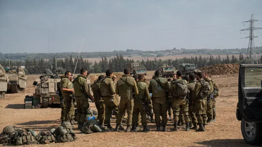 כוחות צה"ל נערכים להרחבת התקיפות כוחות צה"ל נערכים להרחבת התקיפות