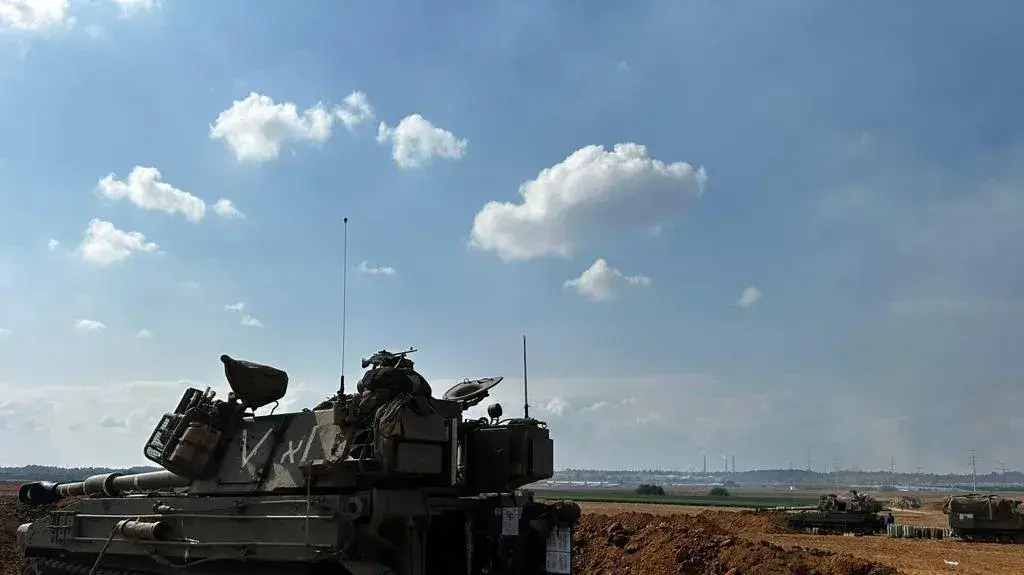 כוחות צה״ל נערכים להרחבת ההתקפה כוחות צה״ל נערכים להרחבת ההתקפה