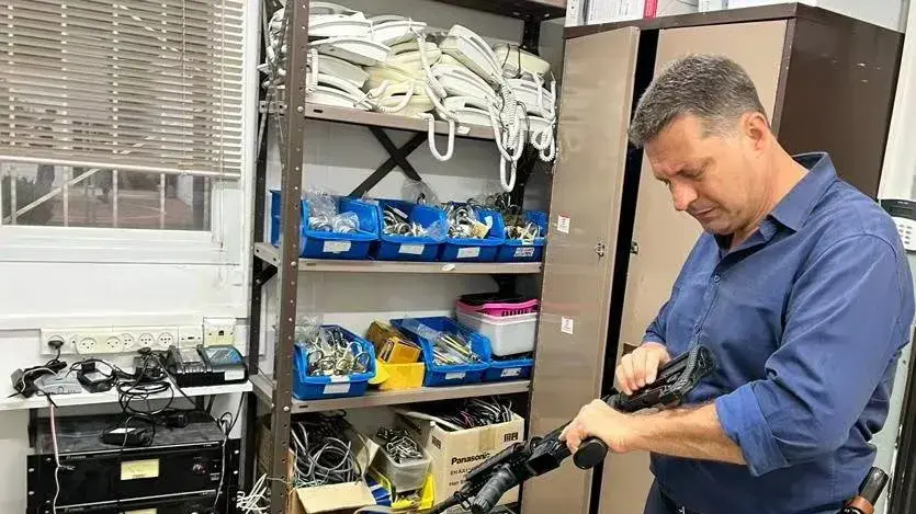 חיים ביבס, ראש העיר מודיעין, לא מחכים לממשלה, התחלנו לרכוש עצמאית נשקים להגן על העיר חיים ביבס, ראש העיר מודיעין, לא מחכים לממשלה, התחלנו לרכוש עצמאית נשקים להגן על העיר