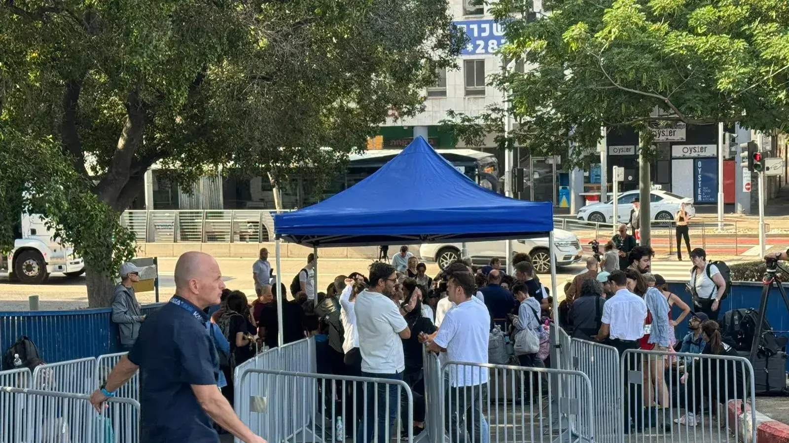 אזרחים ישראלים-אמריקאים מתכוננים להפלגת חילוץ לקפריסין אזרחים ישראלים-אמריקאים מתכוננים להפלגת חילוץ לקפריסין