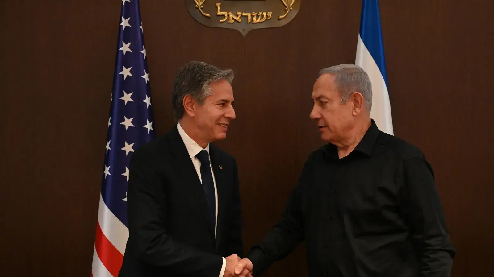 מזכיר המדינה של ארצות הברית אנתוני בלינקן וראש הממשלה בנימין נתניהו. 16 באוקטובר 2023 מזכיר המדינה של ארצות הברית אנתוני בלינקן וראש הממשלה בנימין נתניהו. 16 באוקטובר 2023