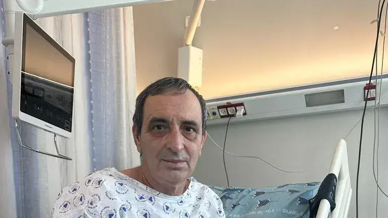 קוסינר ארמנד מושתל כבד קוסינר ארמנד מושתל כבד