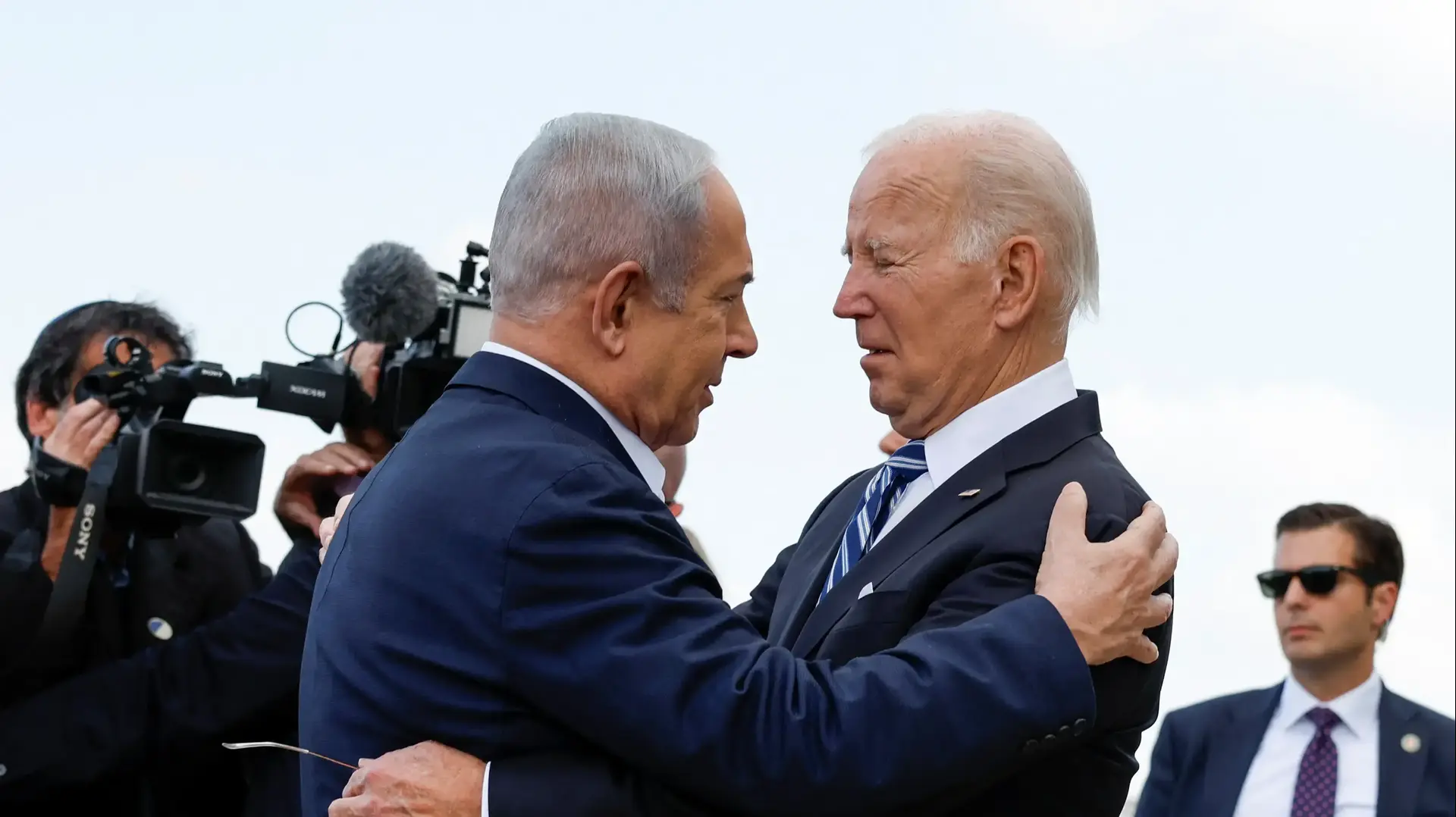 נשיא ארה"ב ג'ו ביידן  התקבל ע"י רה"מ בנימין נתניהו עם נחיתתו, נתב"ג, 18 באוקטובר 2023