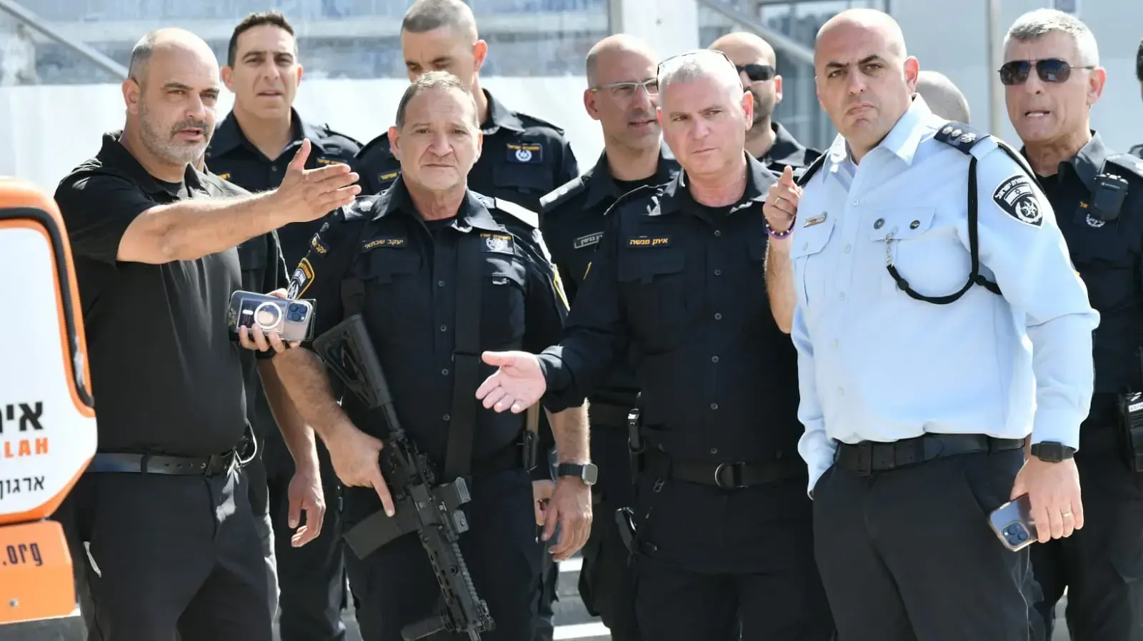 מפכ"ל המשטרה קובי שבתאי עם שוטרים המאבטחים את ביקור נשיא ארה"ב ג'ו ביידן, ת"א, 18 באוקטובר 2023