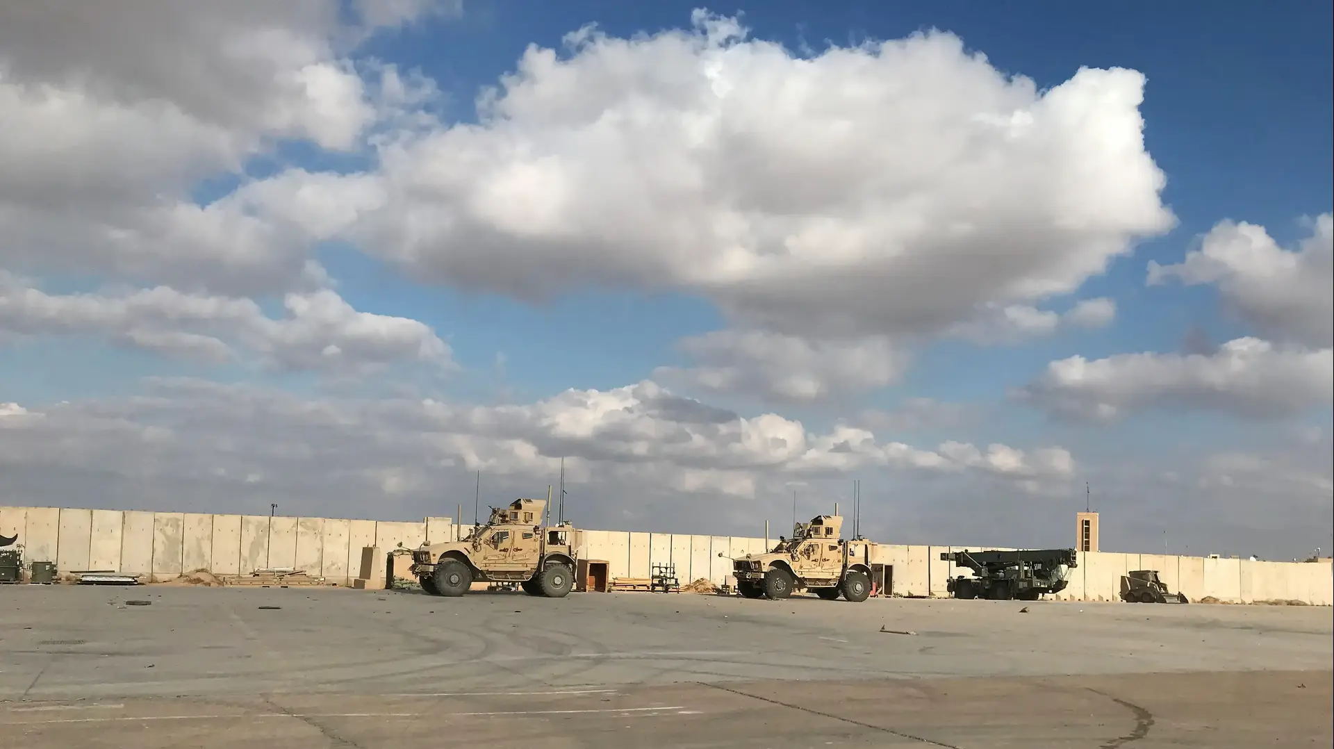 כוחות של צבא ארה"ב מחוץ לבסיס עין אל-אסד, עיראק, 13 בינואר 2020