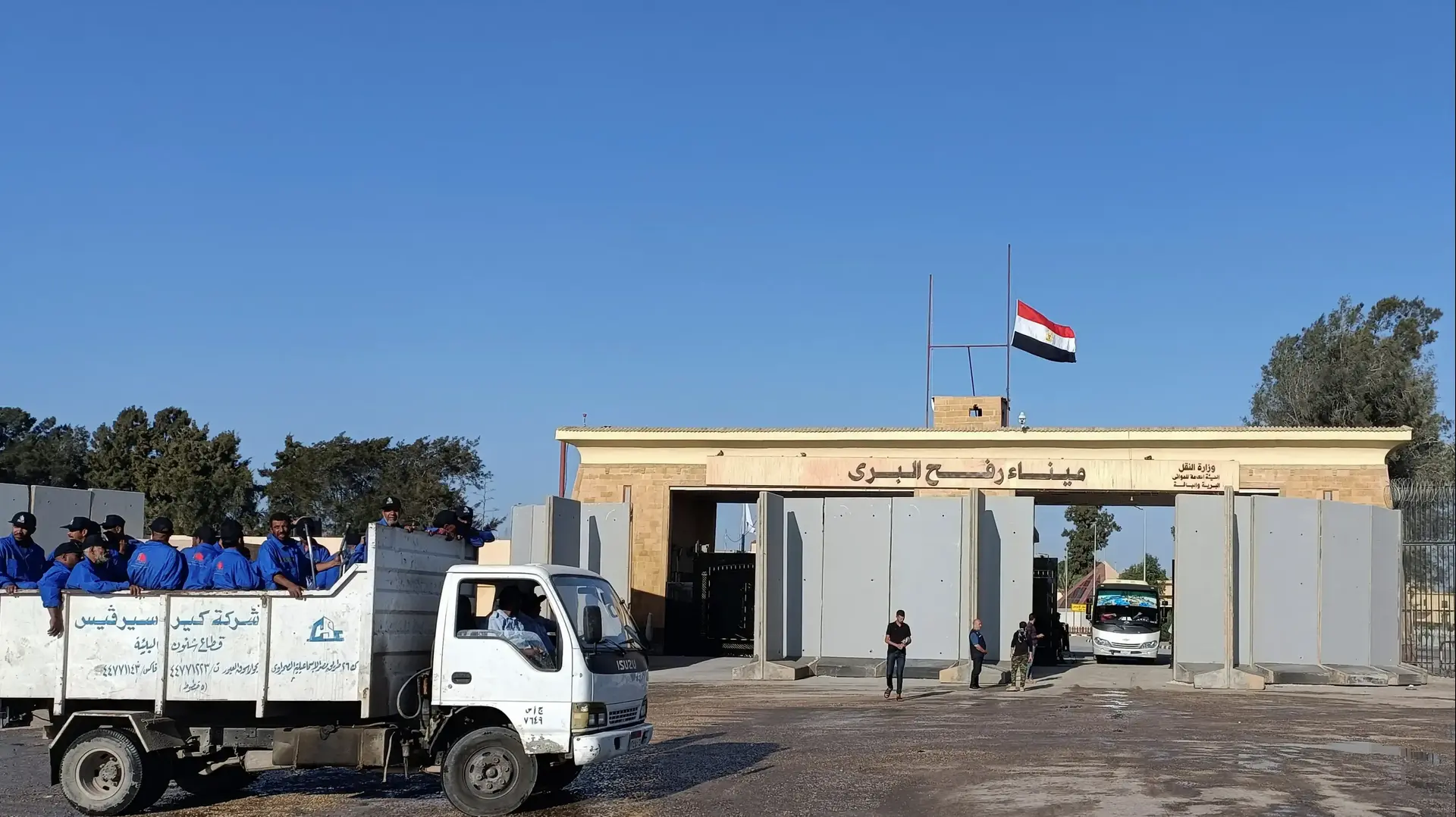 מעבר רפיח במצרים במהלך חרבות מגן, 19 באוקטובר 2023 מעבר רפיח במצרים במהלך חרבות מגן, 19 באוקטובר 2023