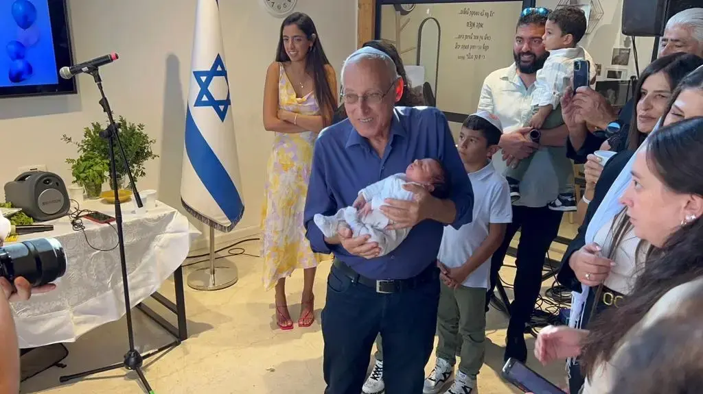 מוטי ששון ותינוק, 19 באוקטובר 2023 מוטי ששון ותינוק, 19 באוקטובר 2023