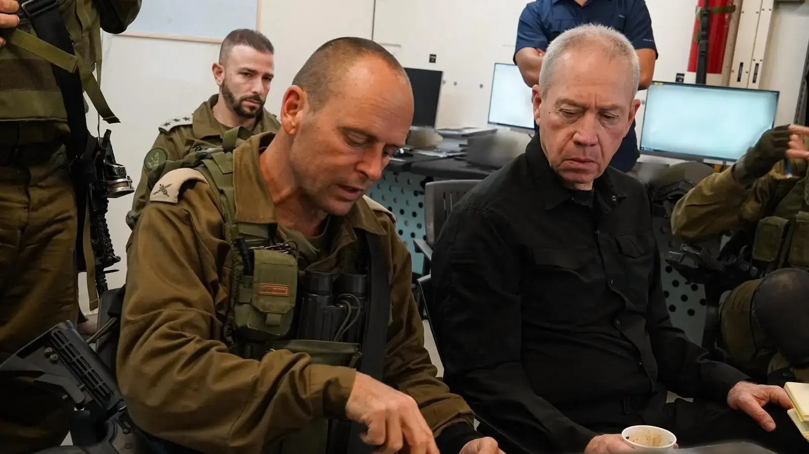 שר הביטחון גלנט בגבול הצפון שר הביטחון גלנט בגבול הצפון