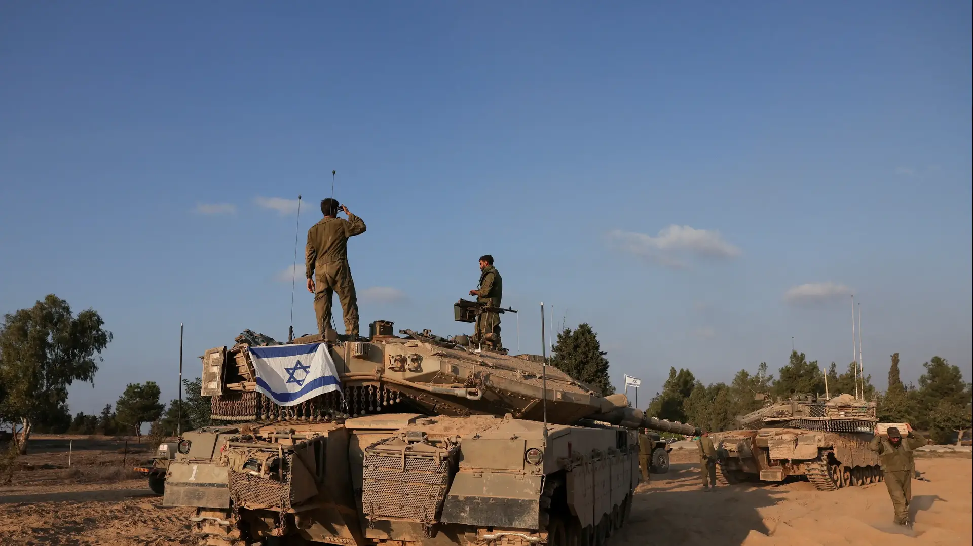 טנק ישראלי בגבול רצועת עזה טנק ישראלי בגבול רצועת עזה