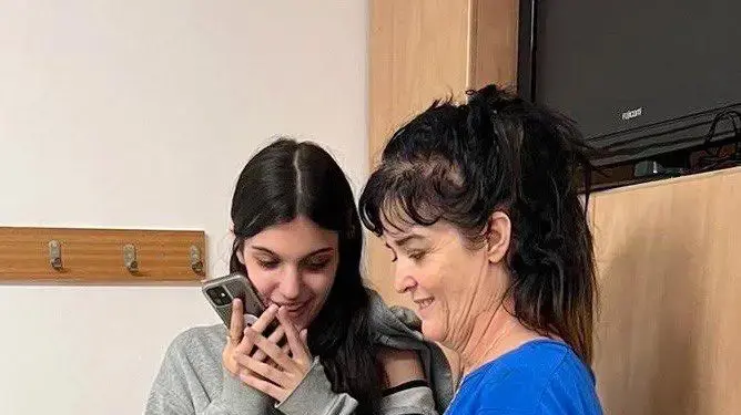 יהודית ונטלי רענן ששוחררו משבי חמאס, 21 באוקטובר 2023 יהודית ונטלי רענן ששוחררו משבי חמאס, 21 באוקטובר 2023