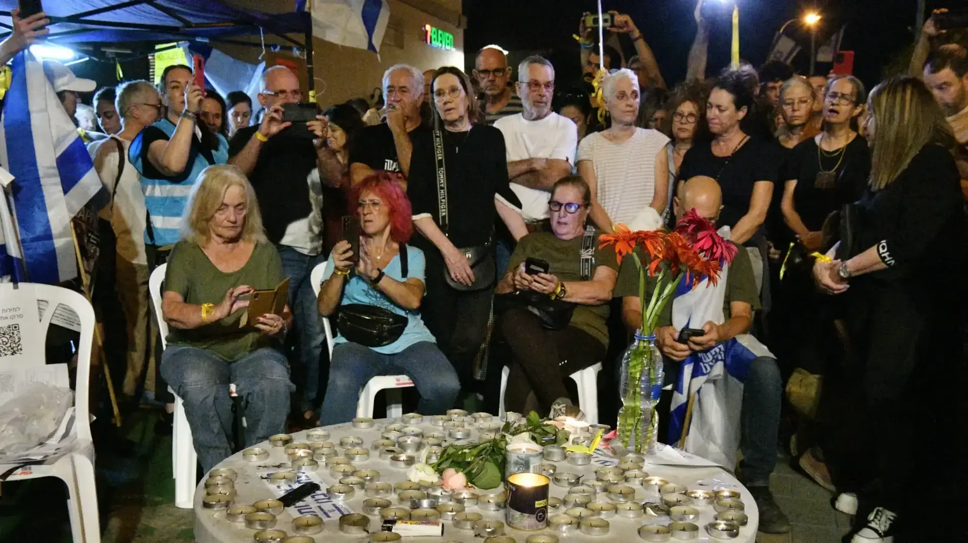 מחאה להחזרת החטופים והנעדרים, צומת קפלן תל אביב 21 באוקטובר 2023 מחאה להחזרת החטופים והנעדרים, צומת קפלן תל אביב 21 באוקטובר 2023