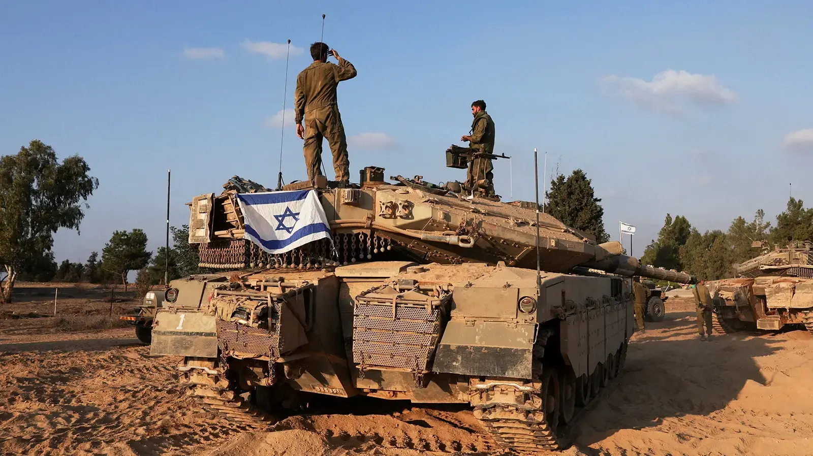 טנק ישראלי בגבול רצועת עזה טנק ישראלי בגבול רצועת עזה