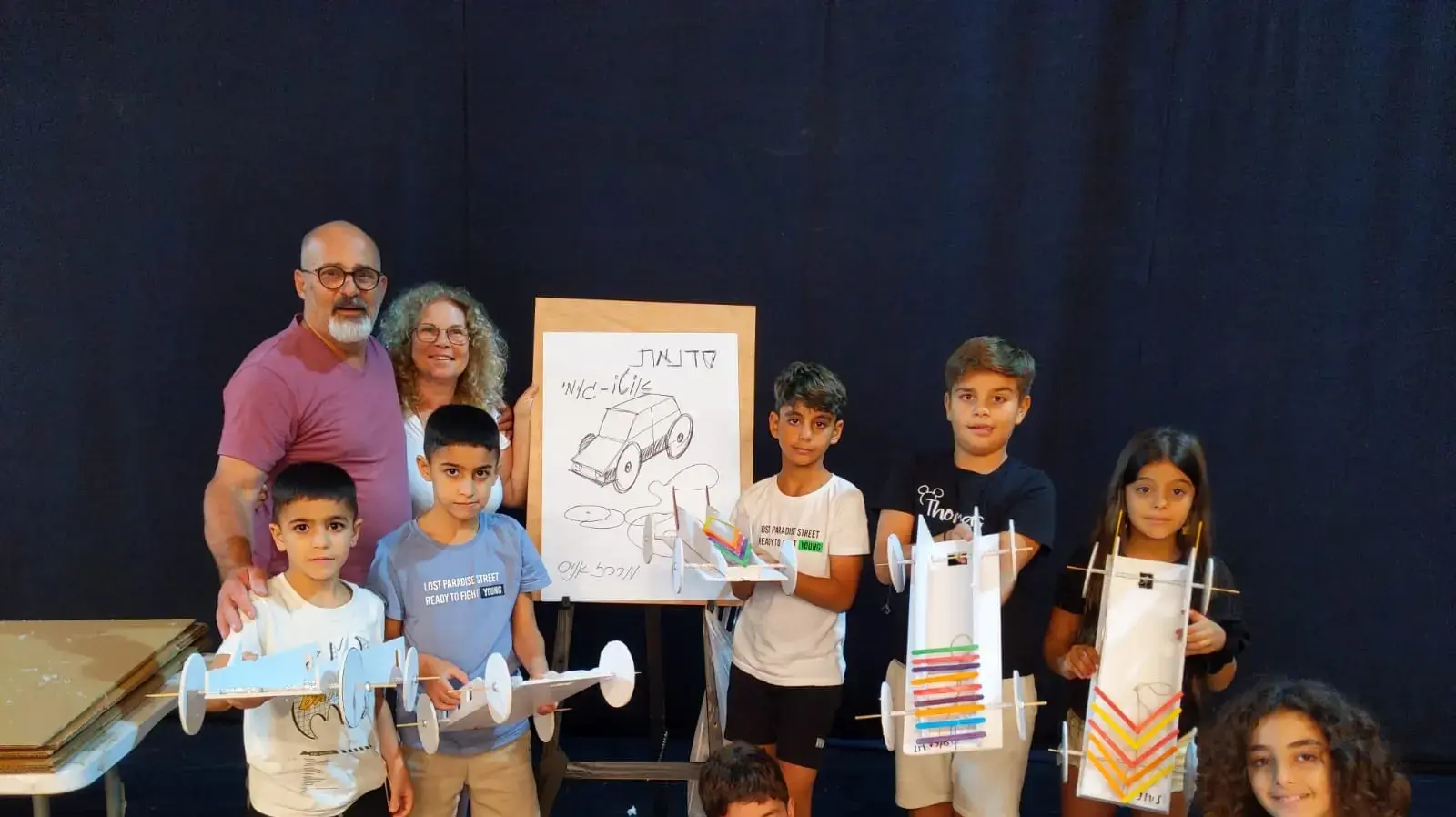 רוני דלבה מקיבוץ זיקים בסדנת אומנת בתל אביב רוני דלבה מקיבוץ זיקים בסדנת אומנת בתל אביב
