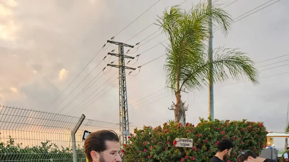 נקודת האור בדרום - אפסנאות שובה נקודת האור בדרום - אפסנאות שובה