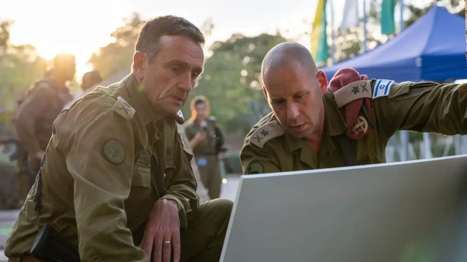 הרמטכ״ל, רב-אלוף הרצי הלוי ומפקד פיקוד הדרום, אלוף ירון פינקלמן באוגדת עזה