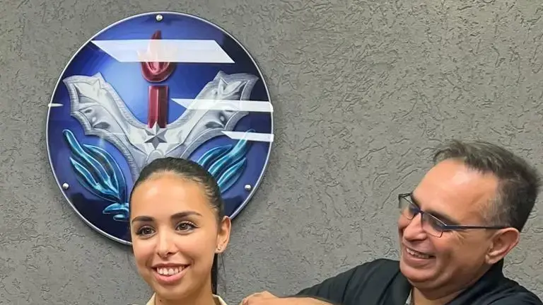האב מוטי קקון, וביתו קצינת חיל האוויר ליהי קקון, שהציל את חייה. 26 באוקטובר 2023 האב מוטי קקון, וביתו קצינת חיל האוויר ליהי קקון, שהציל את חייה. 26 באוקטובר 2023