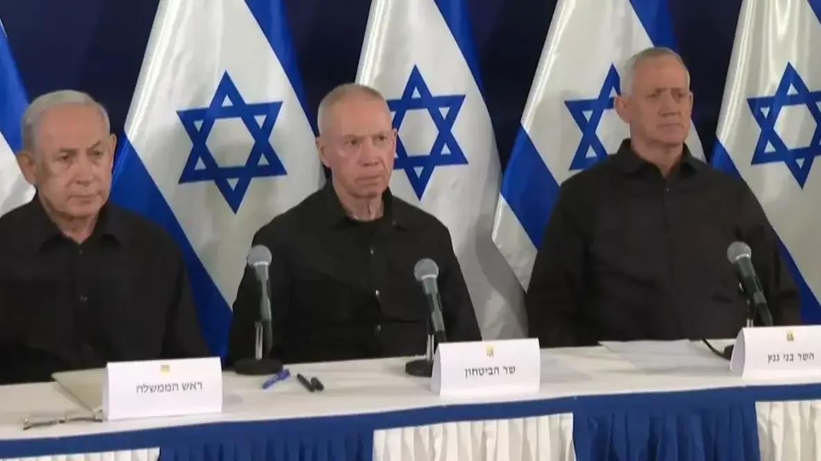 הצהרה משותפת של השר בני גנץ, יואב גלנט ובנימין נתניהו, תל אביב. 28 באוקטובר 2023 הצהרה משותפת של השר בני גנץ, יואב גלנט ובנימין נתניהו, תל אביב. 28 באוקטובר 2023