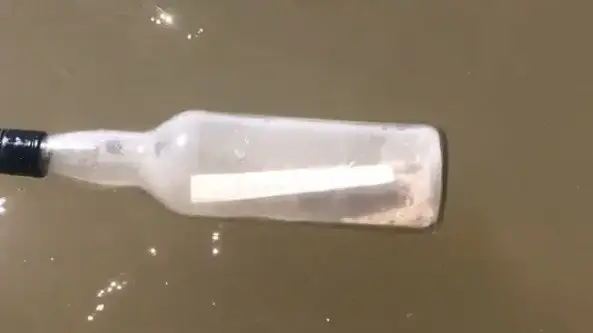 גילו מכתב בבקבוק בים