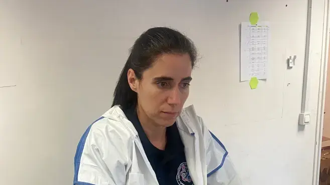 ד״ר אסי שרון שגיא, מומחית לשיקום הפה וכעת מתנדבת לזיהוי גופות בימהלך מלחמת חרבות ברזל. 29 באוקטובר 2023 ד״ר אסי שרון שגיא, מומחית לשיקום הפה וכעת מתנדבת לזיהוי גופות בימהלך מלחמת חרבות ברזל. 29 באוקטובר 2023
