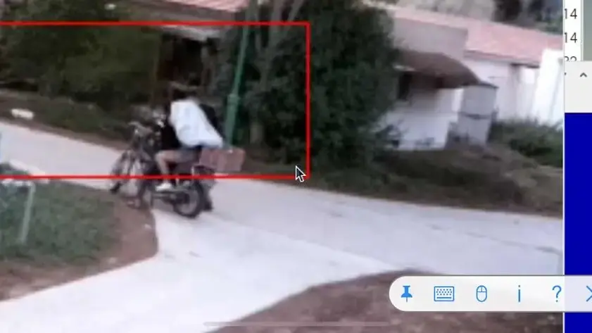 המצלמה של אייל ברעד במרפסת תיעדה את רגעי האימה. קיבוץ ניר עוז. 7 באוקטובר 2023 המצלמה של אייל ברעד במרפסת תיעדה את רגעי האימה. קיבוץ ניר עוז. 7 באוקטובר 2023