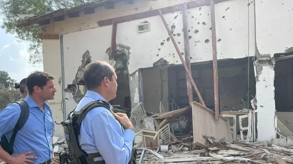ניר ברקת בביקור בקיבוץ בארי ניר ברקת בביקור בקיבוץ בארי