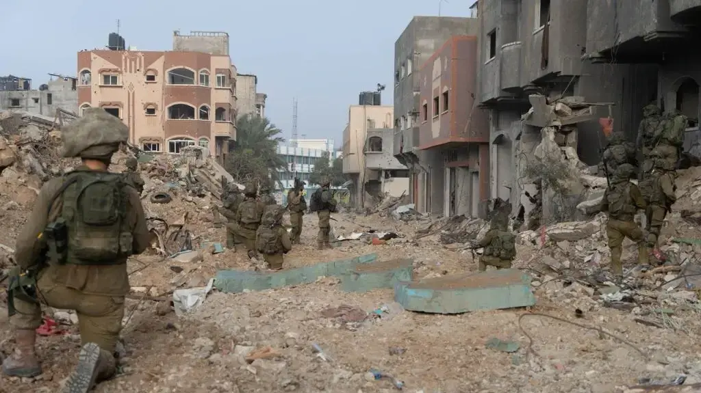 לוחמי צה"ל מצוות קרב חטיבתי 7 השתלטו על מעוז צבאי של חמאס בצפון רצועת עזה. במוצב אותרו משגרי וטילי נ"ט, אמצעי לחימה מגוונים וחומרים מודיעיניי לוחמי צה"ל מצוות קרב חטיבתי 7 השתלטו על מעוז צבאי של חמאס בצפון רצועת עזה. במוצב אותרו משגרי וטילי נ"ט, אמצעי לחימה מגוונים וחומרים מודיעיניי