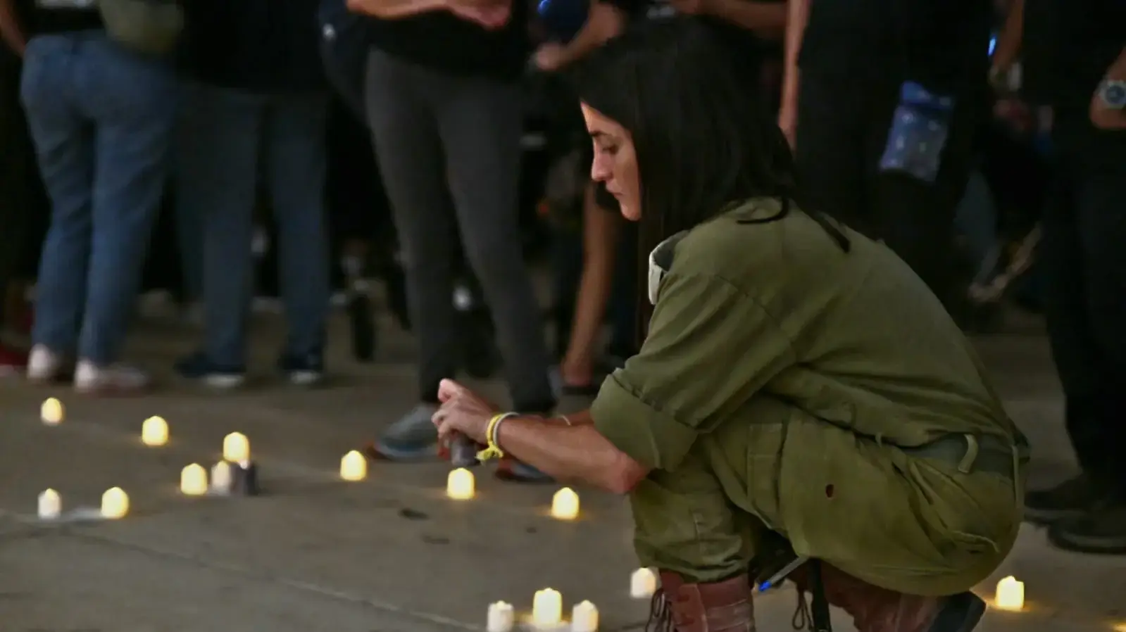 הדלקת נר לזכר הנרצחים בכיכר הבימה. חודש לאסון שבעה באוקטובר. 7 בנובמבר 2023 הדלקת נר לזכר הנרצחים בכיכר הבימה. חודש לאסון שבעה באוקטובר. 7 בנובמבר 2023