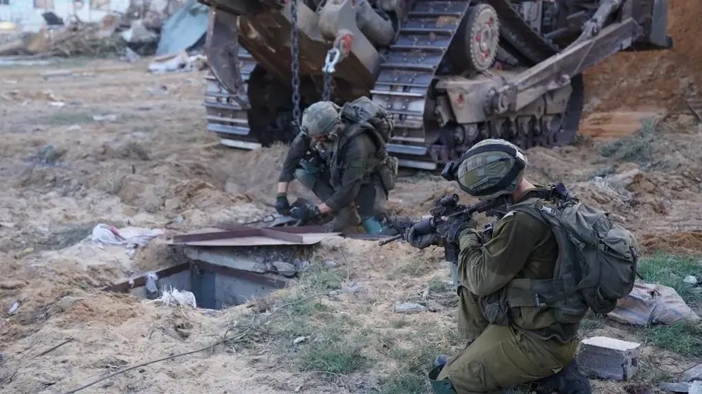 חיילי גבעתי משתלטים על מוצב 17 של החמאס בעזה חיילי גבעתי משתלטים על מוצב 17 של החמאס בעזה