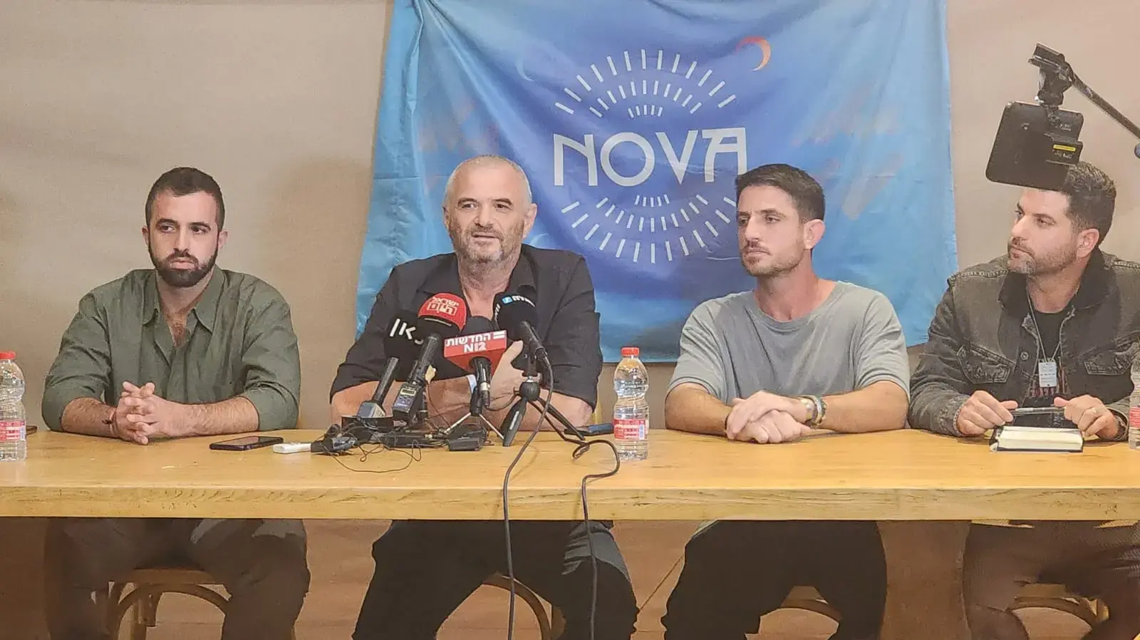 אירוע אזכרה לנרצחי קהילת מסיבת הנובה ומסיבת עיתונאים עם מארגני האירוע. 11 בנובמבר 2023
אירוע אזכרה לנרצחי קהילת מסיבת הנובה ומסיבת עיתונאים עם מארגני האירוע. 11 בנובמבר 2023