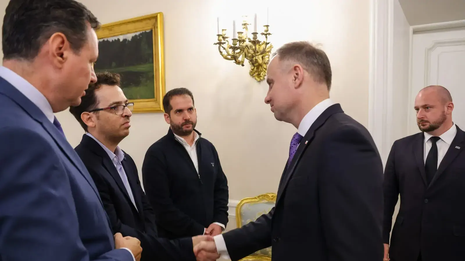 יובל דנציג עם נשיא פולין במאמציו לשחרר את אביו אלכס דנציג, חטוף בעזה יובל דנציג עם נשיא פולין במאמציו לשחרר את אביו אלכס דנציג, חטוף בעזה