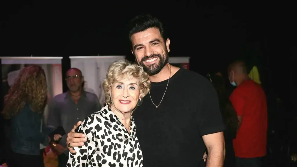 שחקני הקאמרי עמוס תמם ומרים זוהר שחקני הקאמרי עמוס תמם ומרים זוהר