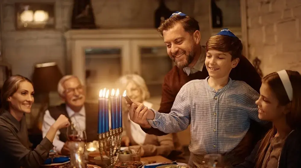 חנוכה 2023: מדליקים נרות חנוכה כדי לציין את נס ניצחון החשמונאים חנוכה 2023: מדליקים נרות חנוכה כדי לציין את נס ניצחון החשמונאים