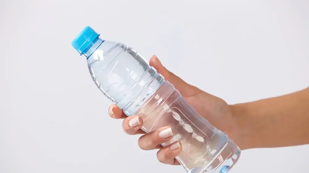 בקבוק מים מינרליים בקבוק מים מינרליים