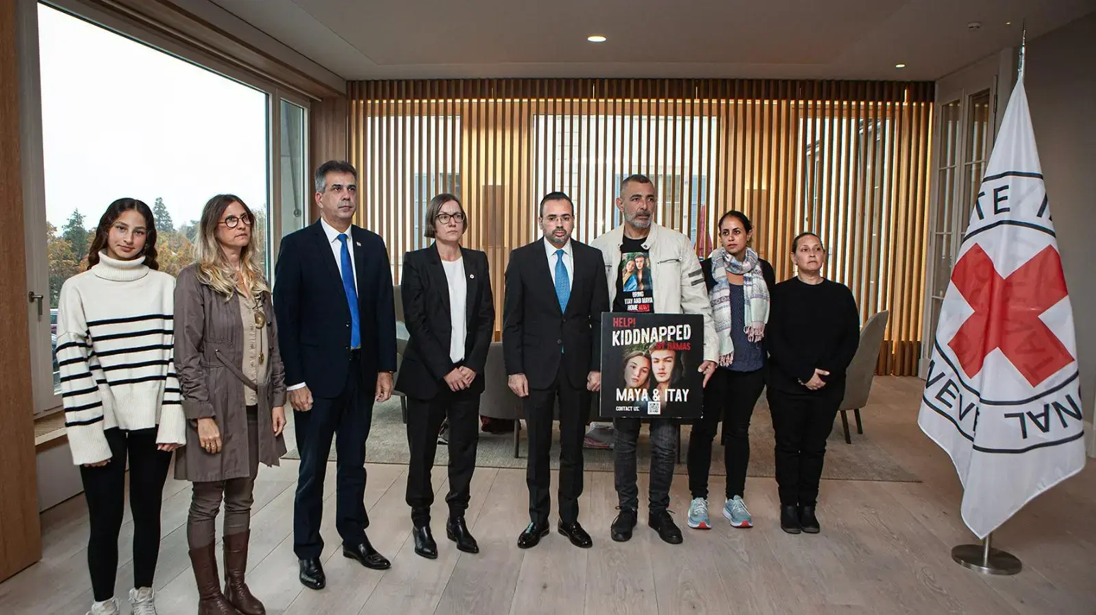 שר החוץ, שר הבריאות ונציגי משפחות החטופים בפגישה עם נשיאת הצלב האדום שר החוץ, שר הבריאות ונציגי משפחות החטופים בפגישה עם נשיאת הצלב האדום