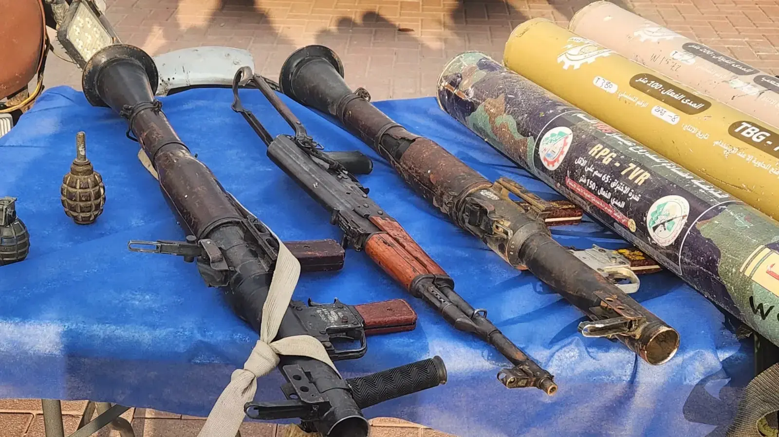 אמצעי לחימה של מחבלי החמאס שהיו אצל אזרחים אמצעי לחימה של מחבלי החמאס שהיו אצל אזרחים
