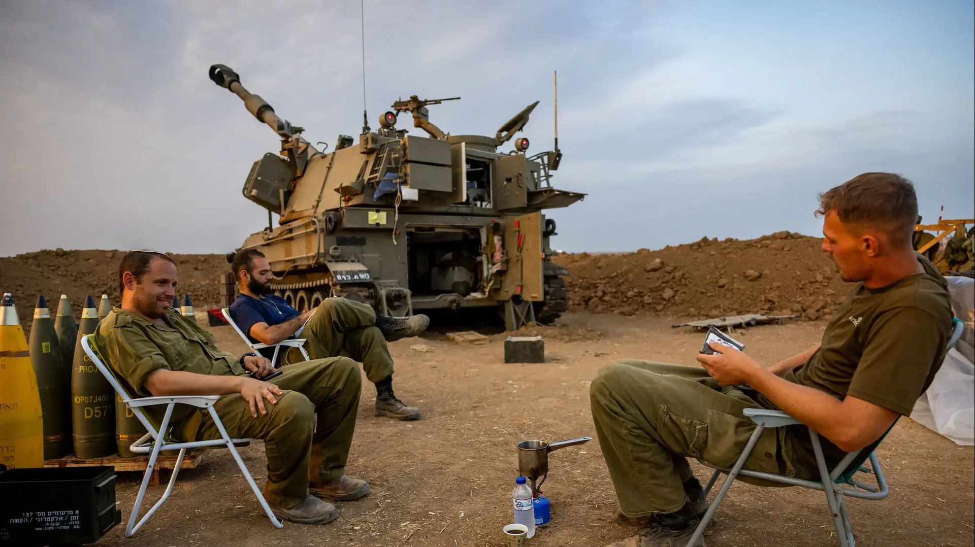 חיילי מילואים בגבול רצועת עזה חיילי מילואים בגבול רצועת עזה