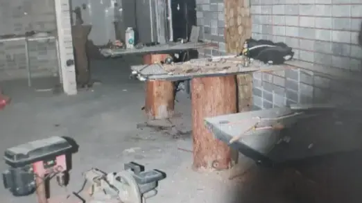 "תאונת עבודה" הביאה לחשיפת מעבדה לייצור מטעני חבלה שפעלה בכפר פוריידיס "תאונת עבודה" הביאה לחשיפת מעבדה לייצור מטעני חבלה שפעלה בכפר פוריידיס