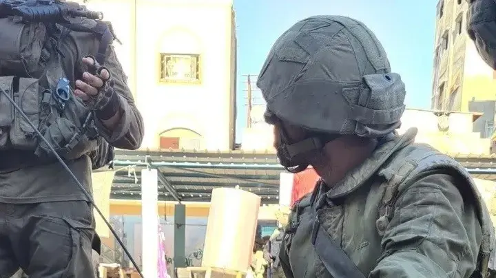 כתב וואלה! עמית סלונים בעומק רצועת עזה כתב וואלה! עמית סלונים בעומק רצועת עזה
