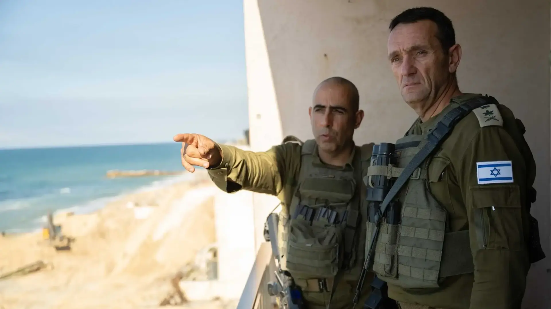 הרמטכ״ל הרצי הלוי עם כוחות צה״ל בתוך רצועת עזה. 16 בנובמבר 2023 הרמטכ״ל הרצי הלוי עם כוחות צה״ל בתוך רצועת עזה. 16 בנובמבר 2023