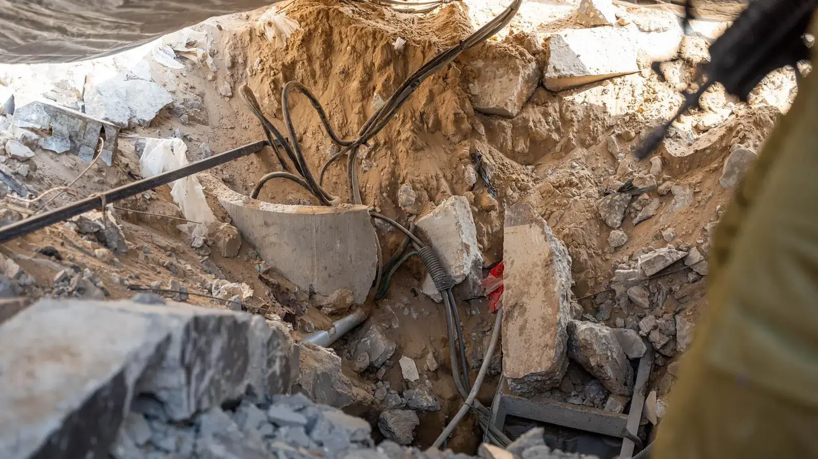 פיר מנהרה בבית חולים שיפא פיר מנהרה בבית חולים שיפא
