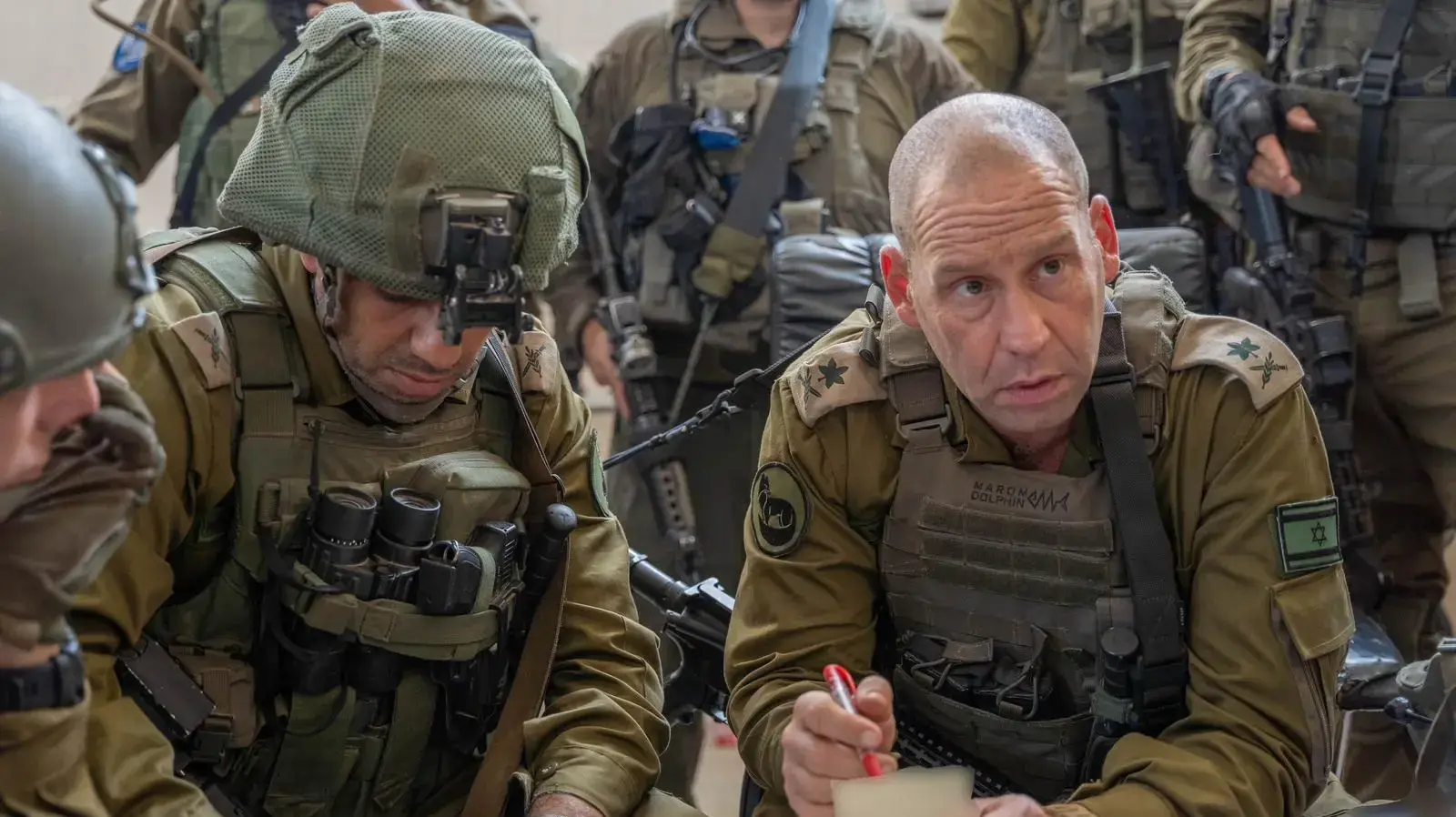 מפקד פיקוד דרום, אלוף ירון פינקלמן, בהערכת מצב בבית חולים שיפא בעזה מפקד פיקוד דרום, אלוף ירון פינקלמן, בהערכת מצב בבית חולים שיפא בעזה